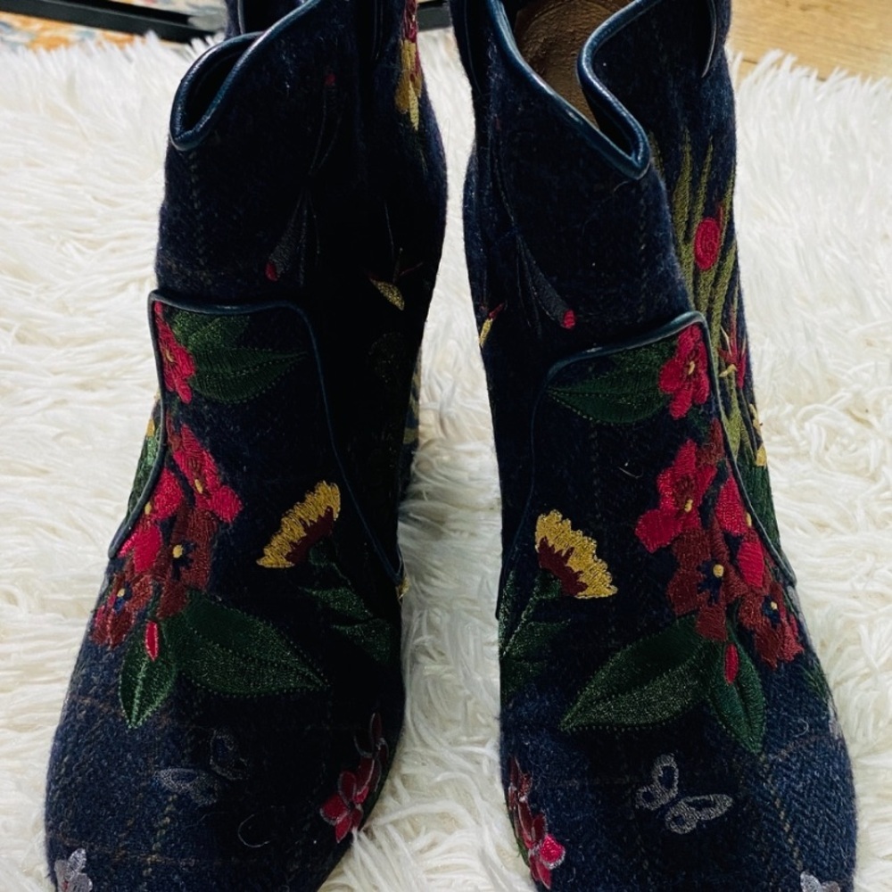 LAURENCE DACADE PARIS EMBROIDERED FLORAL ANKLE BOOTS Made in ITALY EU 38.5 7.5 - Picture 3 of 10